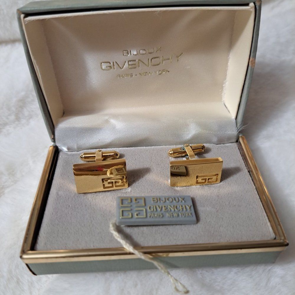Authentic Givenchy Gold Tone Cuff Links NEW VINTAGE